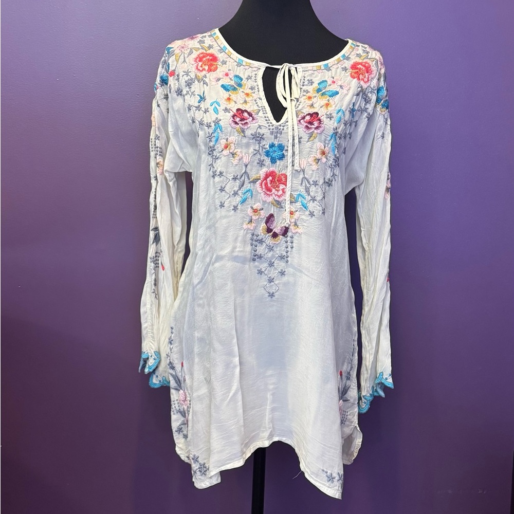 Johnny Was Butterfly Winter Floral Embroidered White Tunic Top Size Medium